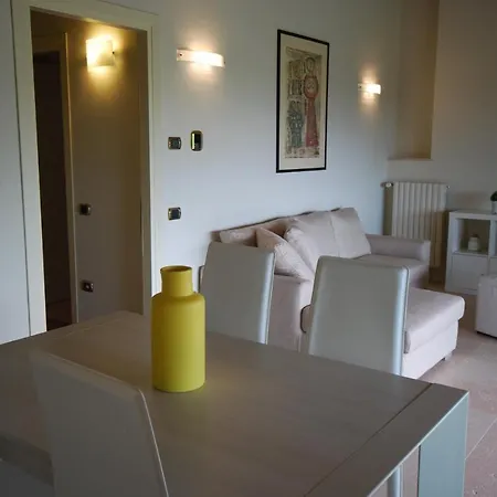 アパート Eagle - Theater トスコラーノ・マデルノ