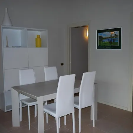 Eagle - Theater * トスコラーノ・マデルノ