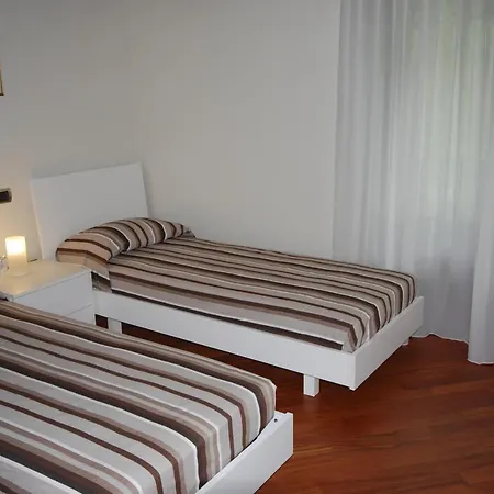 アパート Eagle - Theater トスコラーノ・マデルノ